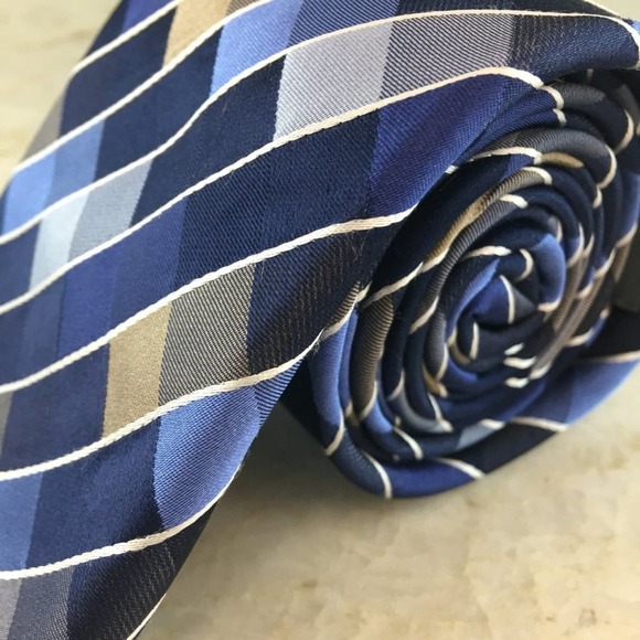 KENNETH COLE REACTION SILK TIE - Picture 7 of 7